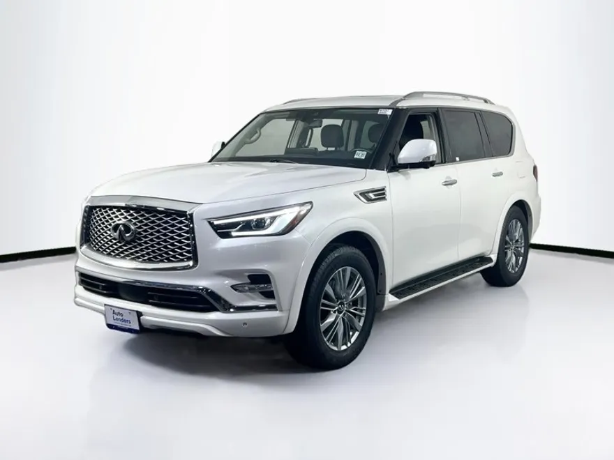 2022 Infiniti QX80 Luxe photo 1