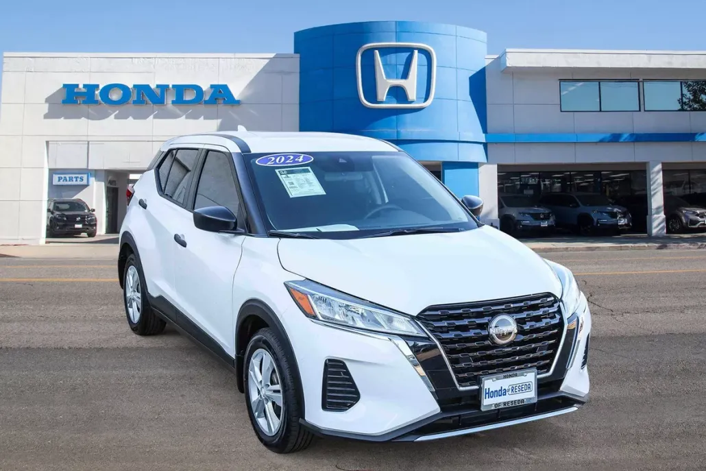 2024 Nissan Kicks S photo 1
