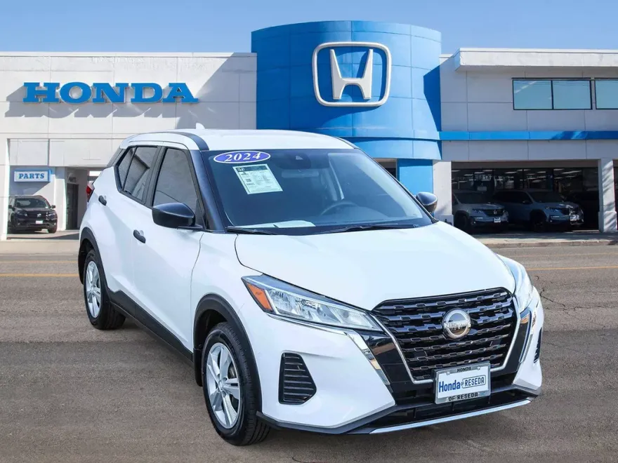 2024 Nissan Kicks S photo 1