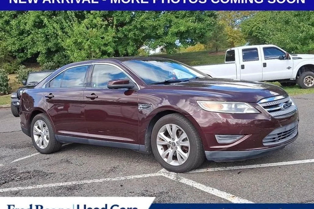 2011 Ford Taurus SEL photo 1