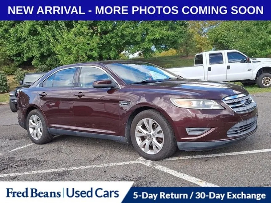 2011 Ford Taurus SEL photo 1