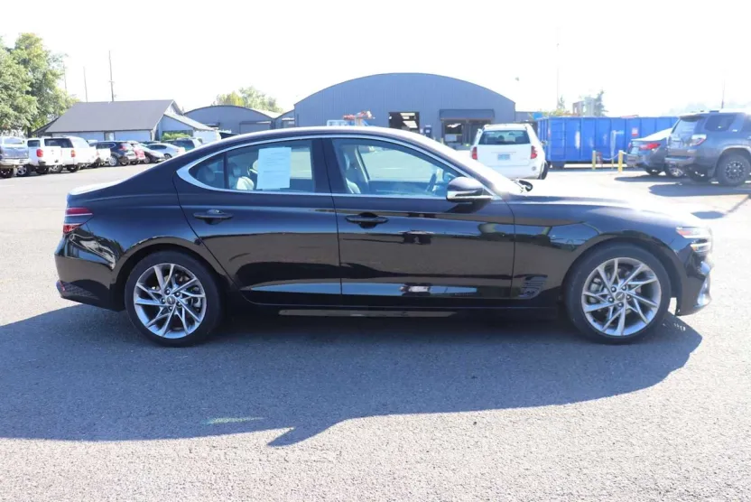 2022 Genesis G70 2.0T photo 1