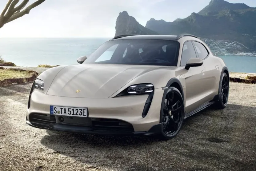 2024 Porsche Taycan 4S Cross Turismo photo 1