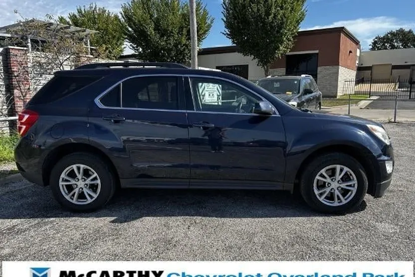 2016 Chevrolet Equinox LT photo 1