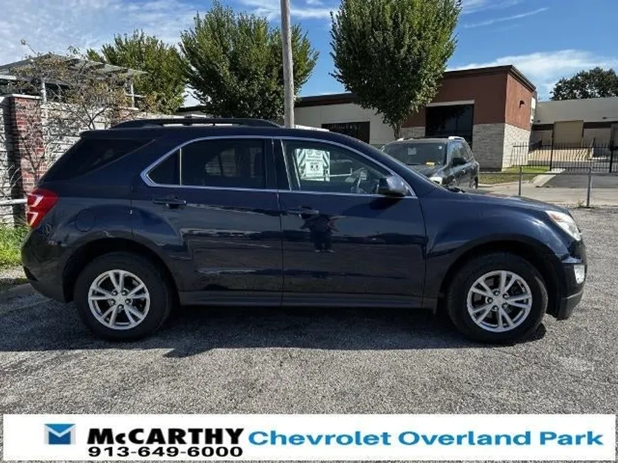2016 Chevrolet Equinox LT photo 1
