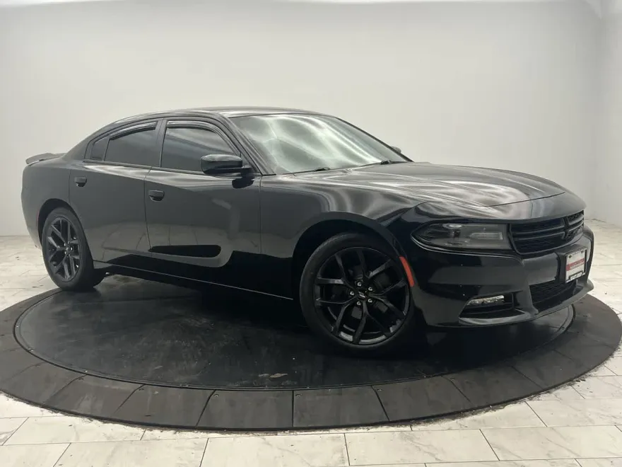 2019 Dodge Charger SXT photo 1