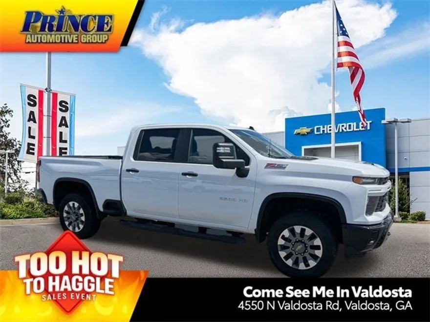 2025 Chevrolet Silverado 2500HD Custom photo 1