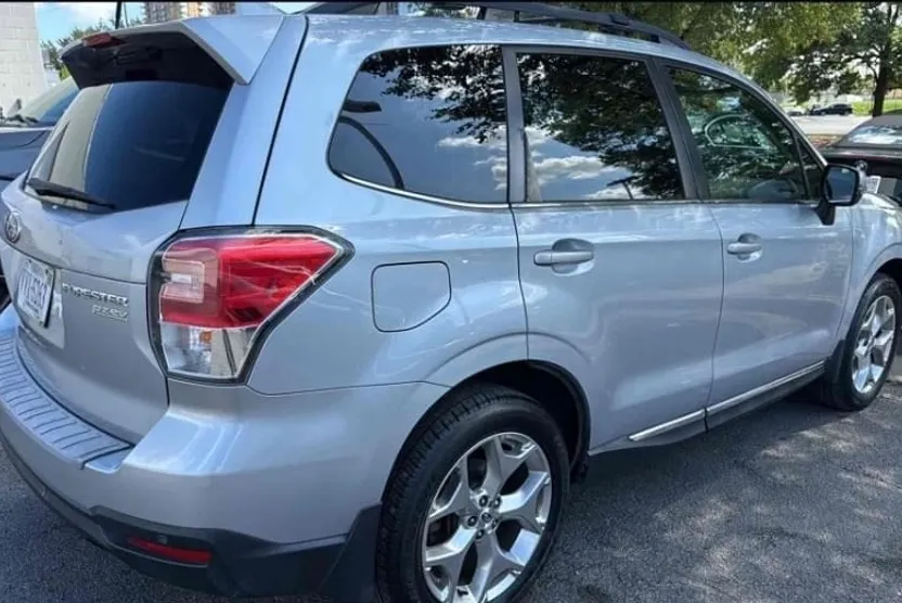 2017 Subaru Forester Touring photo 1