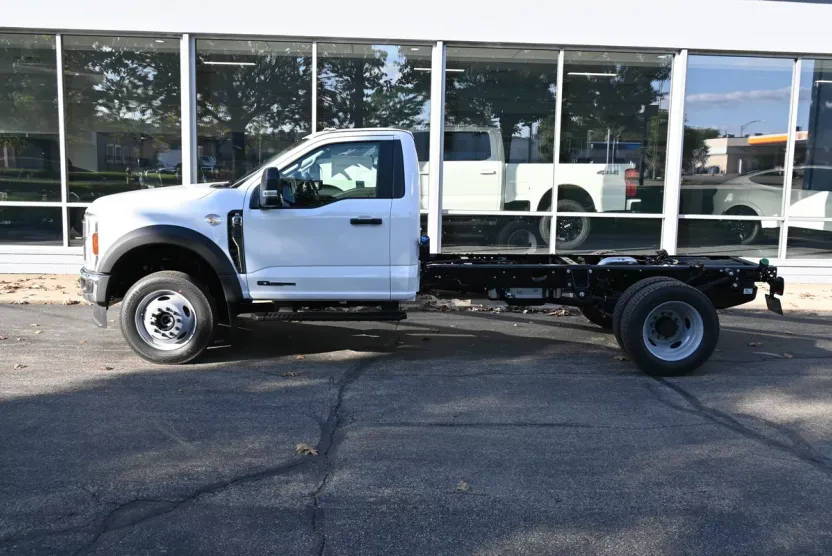 2026 Ford F-550 XL photo 1