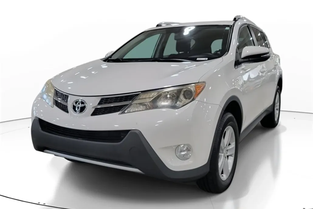 2014 Toyota RAV4 XLE photo 1
