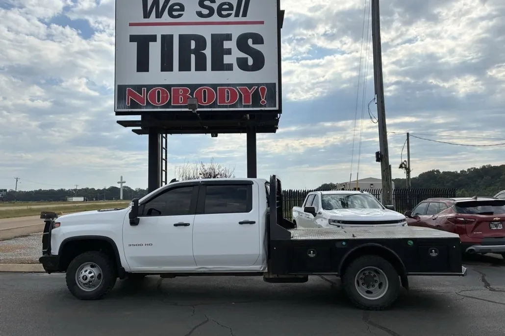 2023 Chevrolet Silverado 3500HD Work Truck photo 1