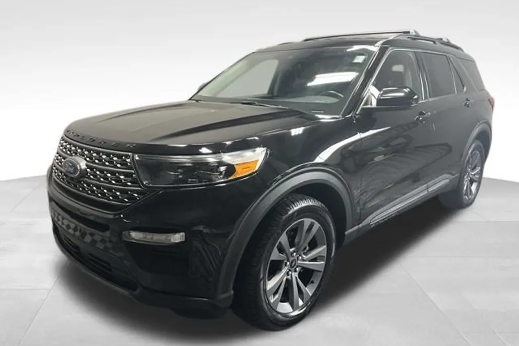 2022 Ford Explorer XLT photo 1