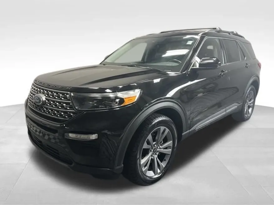 2022 Ford Explorer XLT photo 1