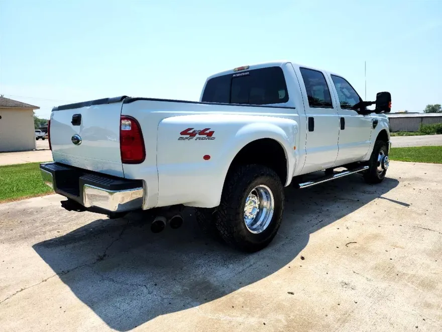 2008 Ford F-350 Lariat photo 3