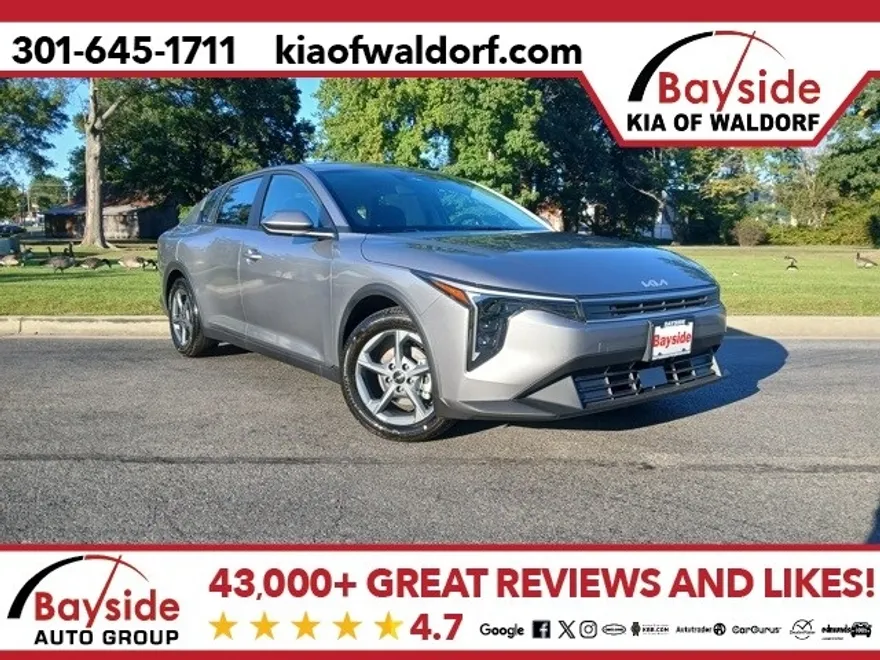 2025 Kia K4 LXS photo 1