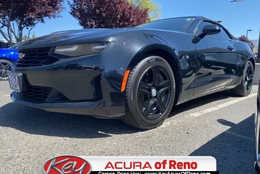 2023 Chevrolet Camaro 1LT photo 1