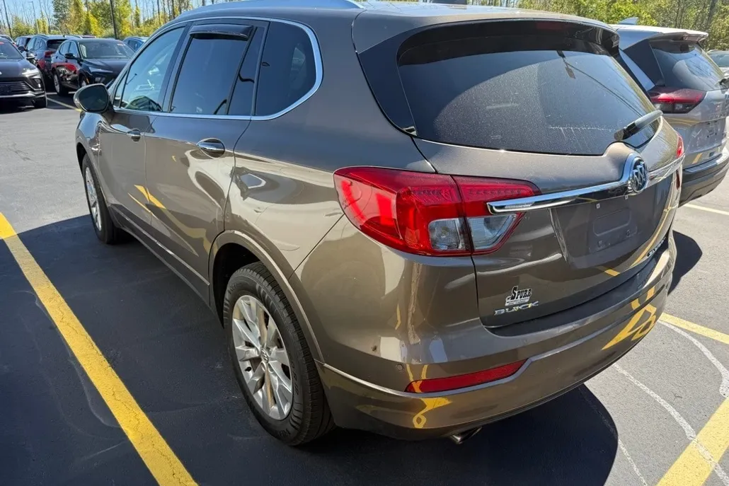 2017 Buick Envision Essence photo 1