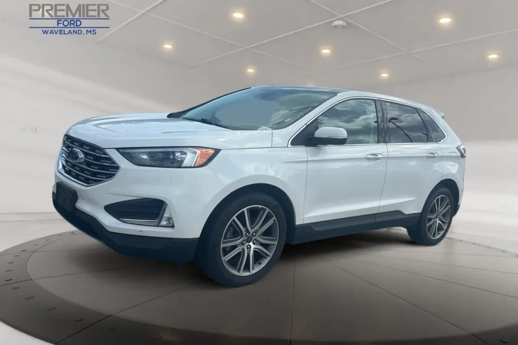 2022 Ford Edge Titanium photo 1