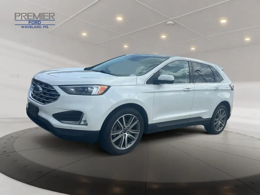 2022 Ford Edge Titanium photo 1