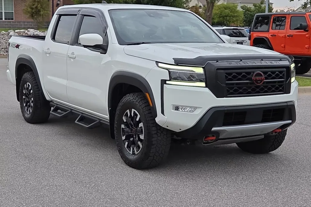 2023 Nissan Frontier PRO-4X photo 1