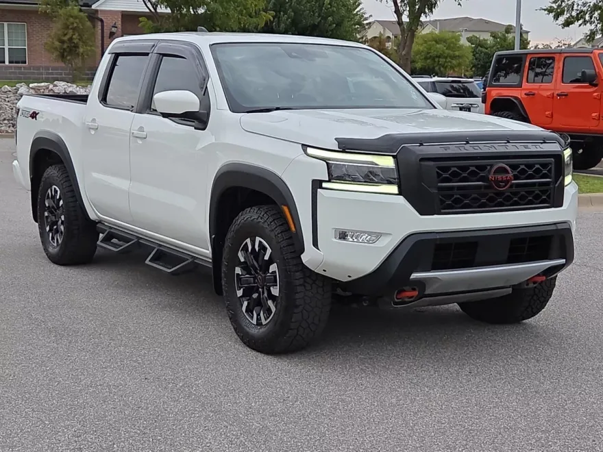 2023 Nissan Frontier PRO-4X photo 1