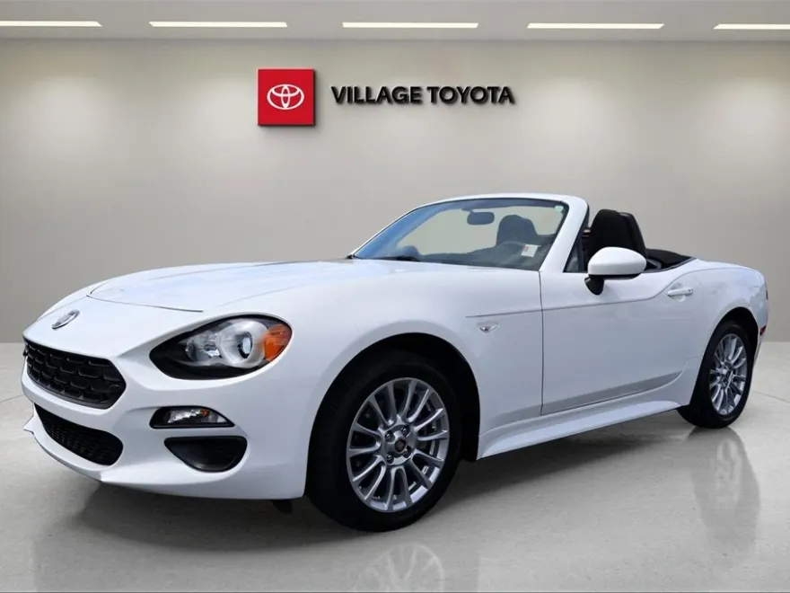 2017 Fiat 124 Spider Classica photo 1