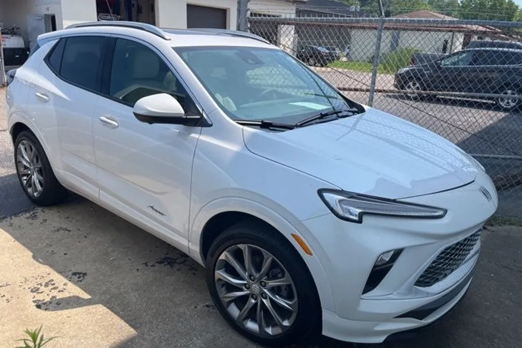 2024 Buick Encore GX Avenir photo 1