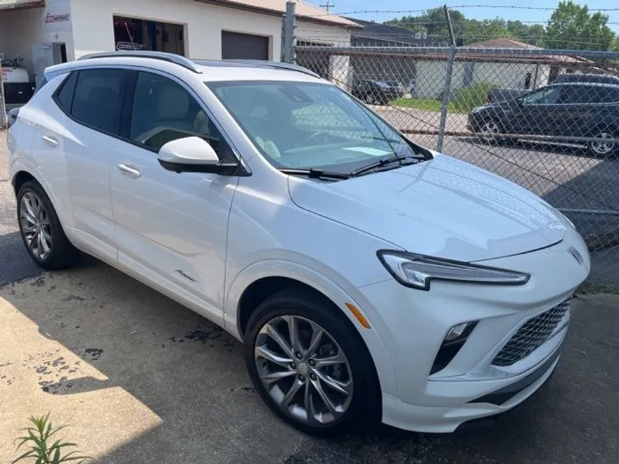 2024 Buick Encore GX Avenir photo 1