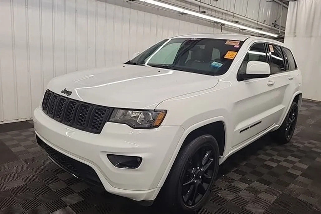 2020 Jeep Grand Cherokee Altitude photo 1