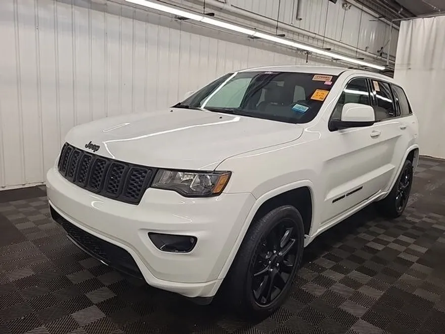 2020 Jeep Grand Cherokee Altitude photo 1