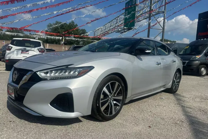 2021 Nissan Maxima SV photo 1