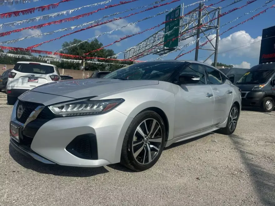 2021 Nissan Maxima SV photo 1