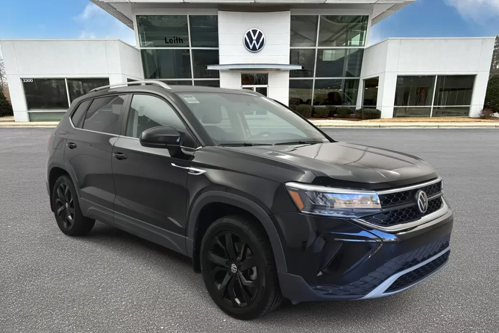 2022 Volkswagen Taos SE photo 1
