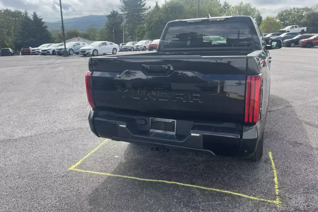 2024 Toyota Tundra SR5 CrewMax photo 1