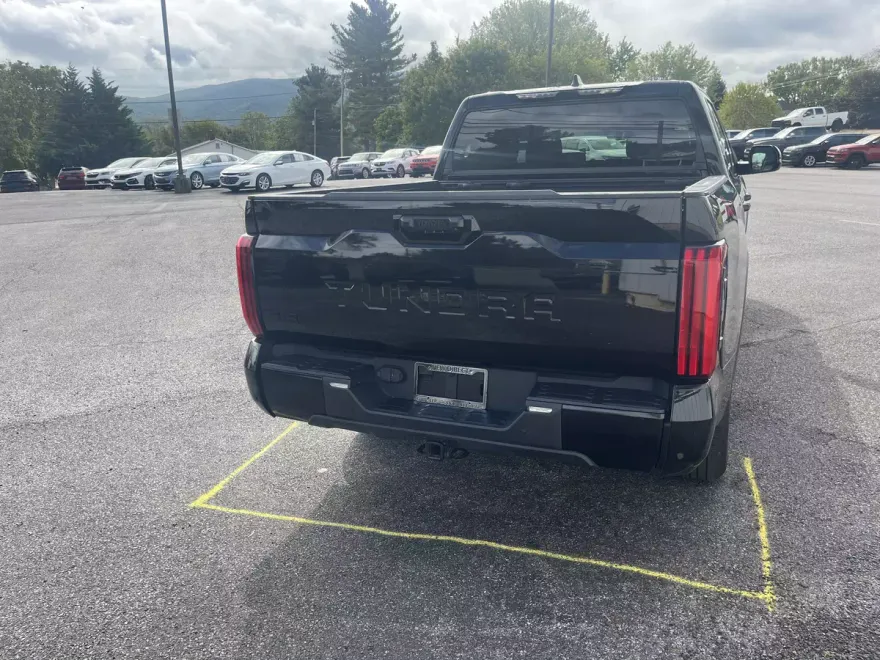 2024 Toyota Tundra SR5 CrewMax photo 1