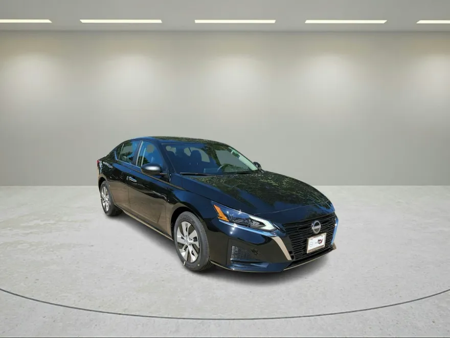 2025 Nissan Altima 2.5 S photo 2