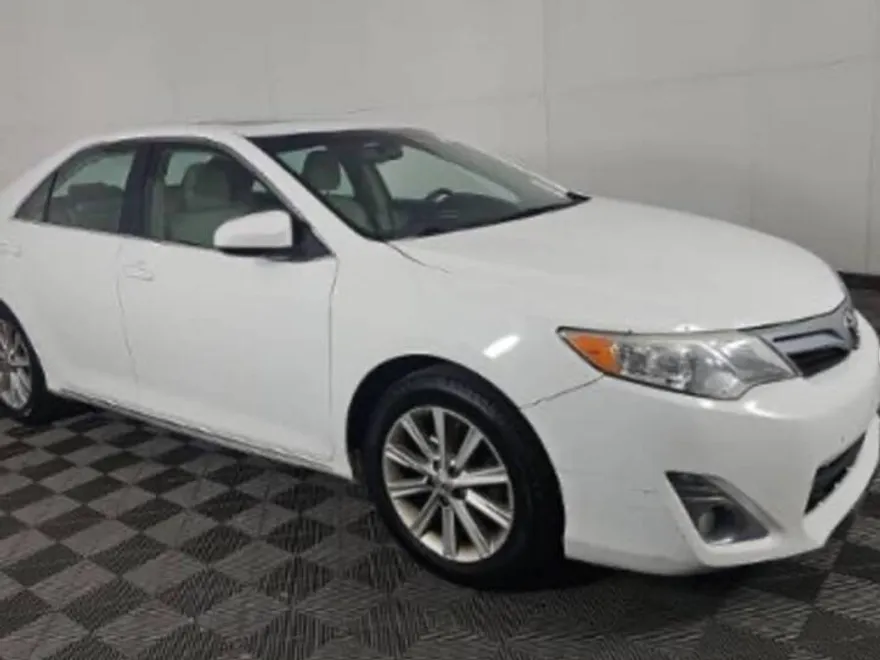 2012 Toyota Camry XLE V6 photo 1