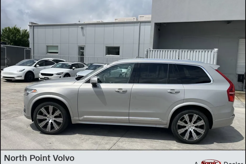 2023 Volvo XC90 AWD Ultimate photo 1