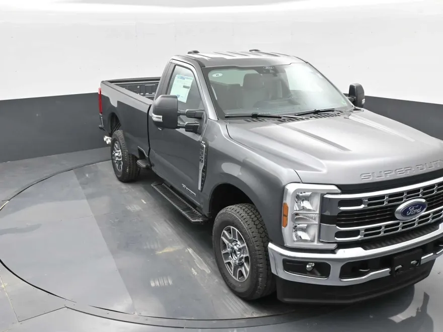 2025 Ford F-350 XLT photo 1