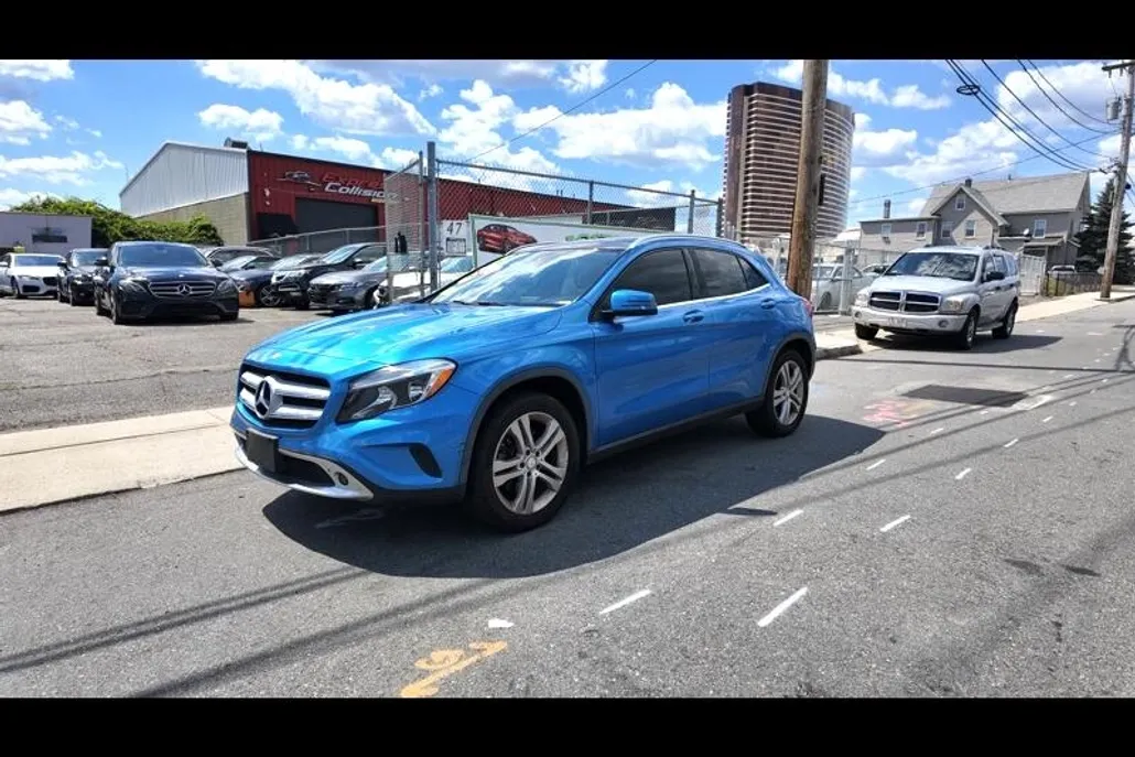 2015 Mercedes Benz GLA 250 4MATIC photo 1
