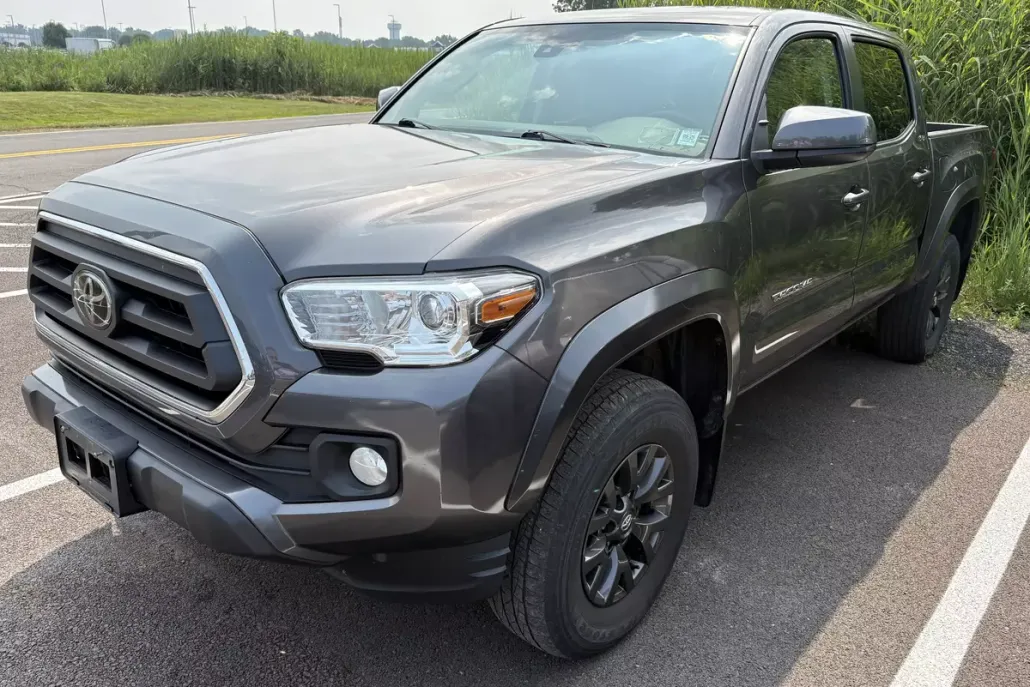 2022 Toyota Tacoma SR5 V6 photo 1