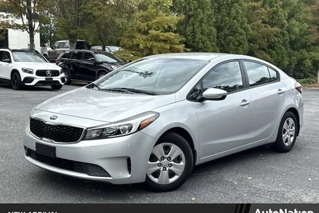 2017 Kia Forte LX Base photo 1