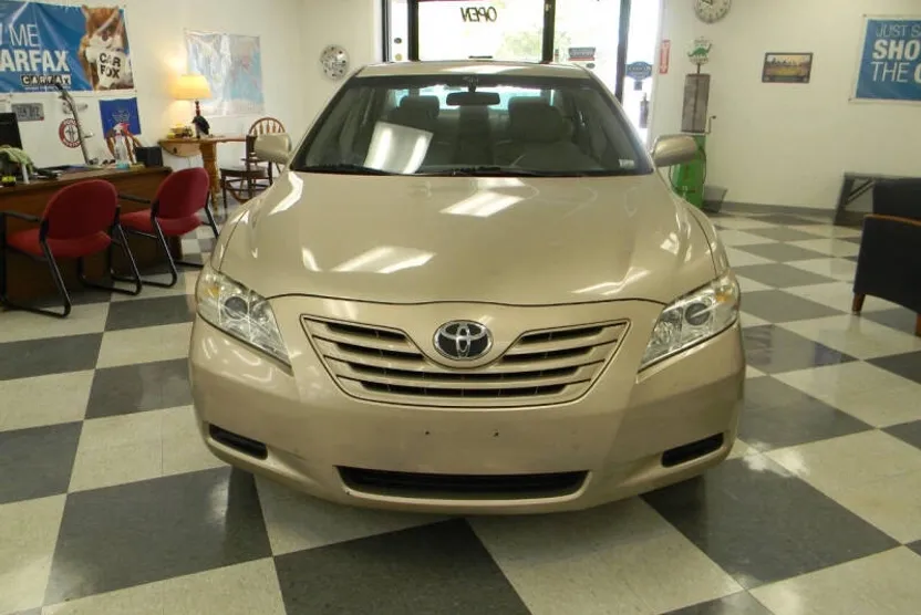 2007 Toyota Camry LE V6 photo 1