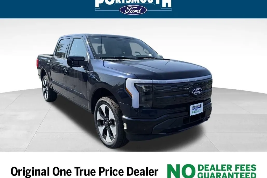 2025 Ford F-150 Lightning Platinum photo 1
