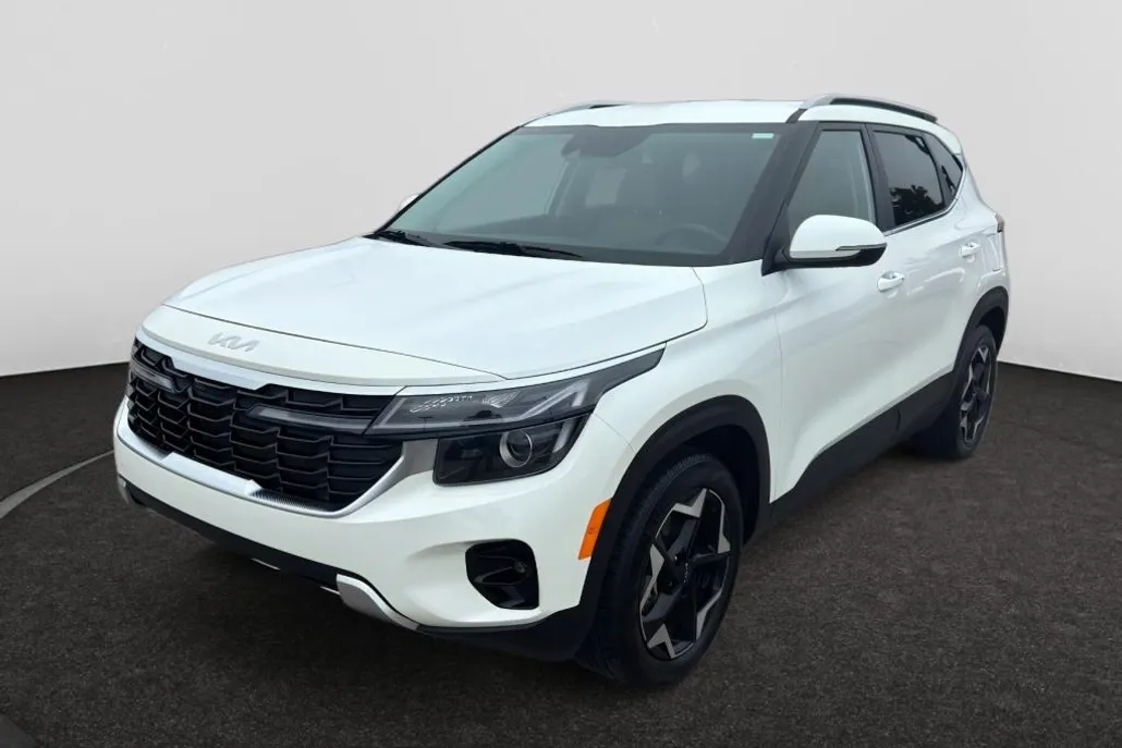 2024 Kia Seltos EX photo 1