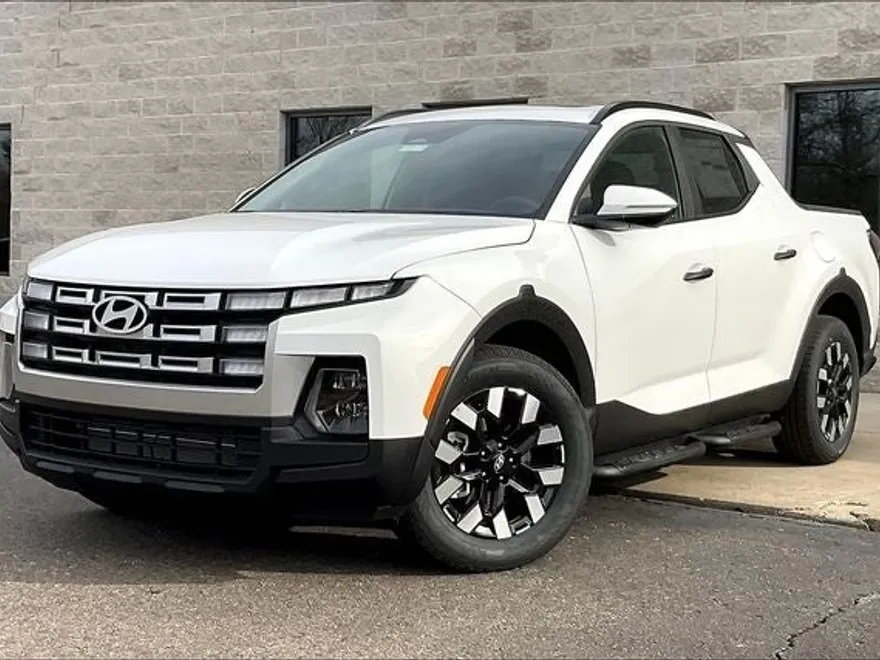 2025 Hyundai Santa Cruz SEL Activity photo 1