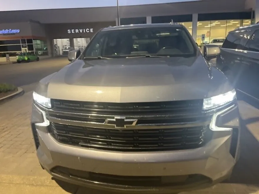 2022 Chevrolet Suburban RST photo 1