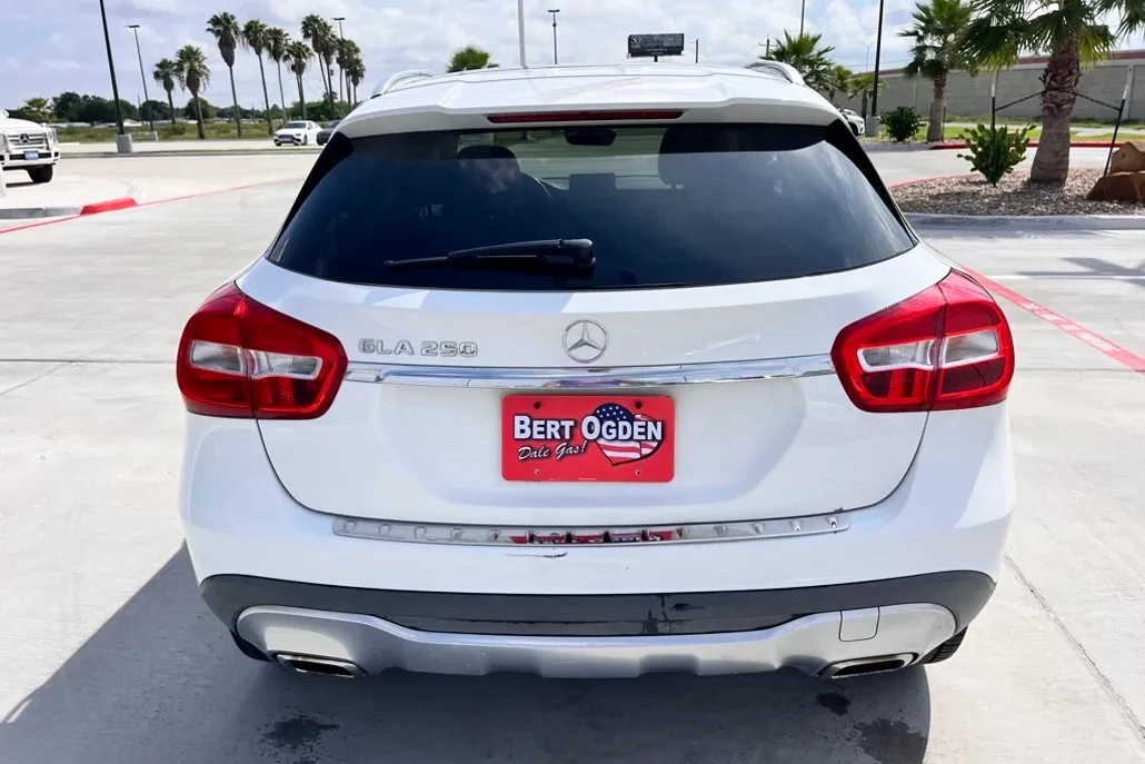 2018 Mercedes Benz GLA 250 photo 1