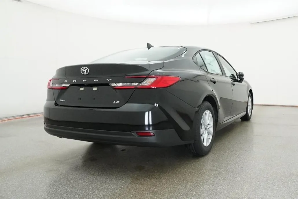 2026 Toyota Camry LE photo 1