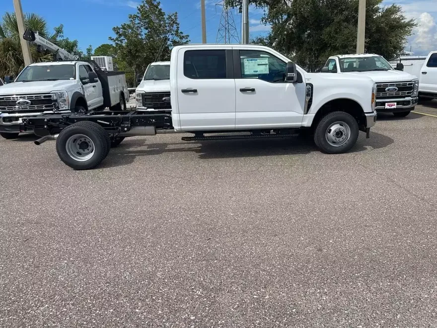 2026 Ford F-350 XL photo 1